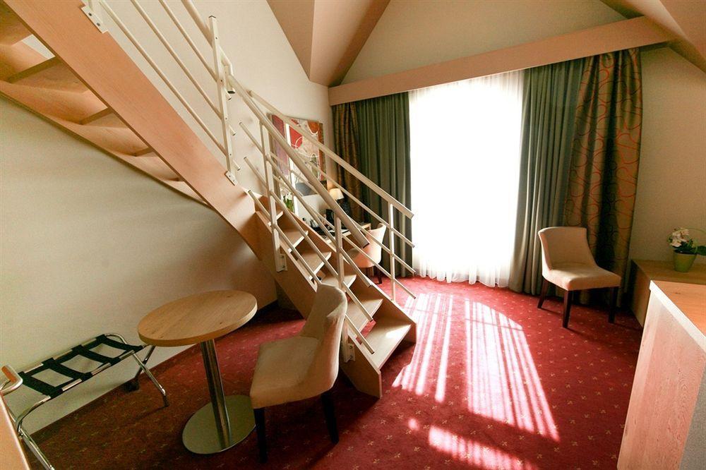 Hotel Verviers Van Der Valk Exterior photo