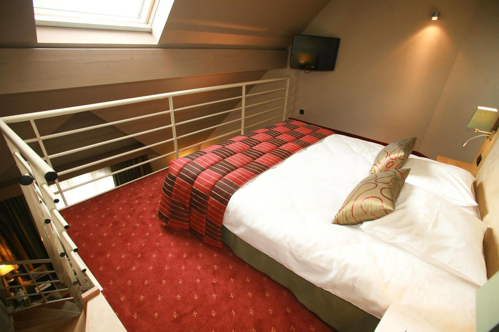 Hotel Verviers Van Der Valk Exterior photo